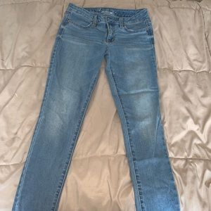 Light wash American eagle jeans